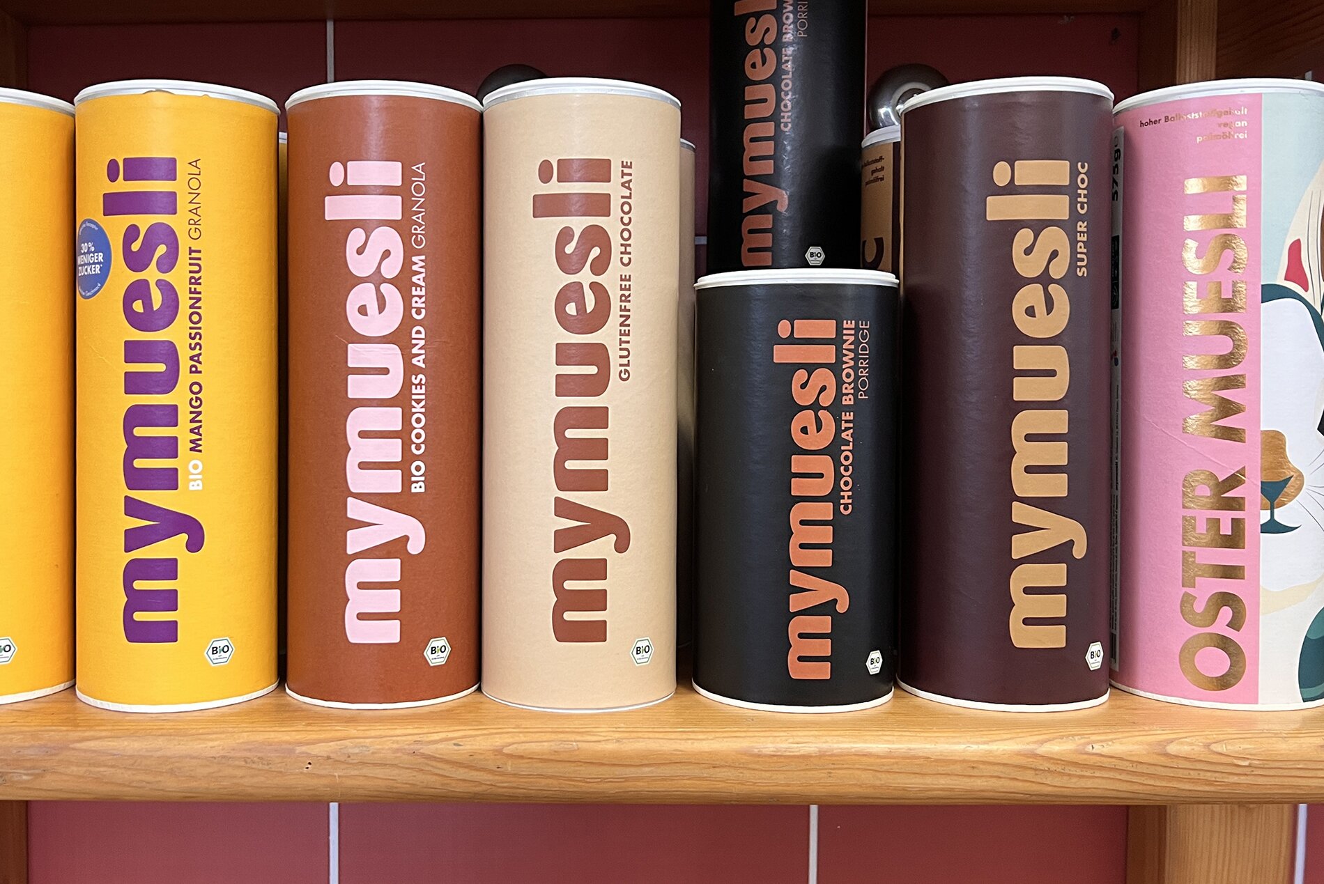 Müslisorten in bunter Verpackung